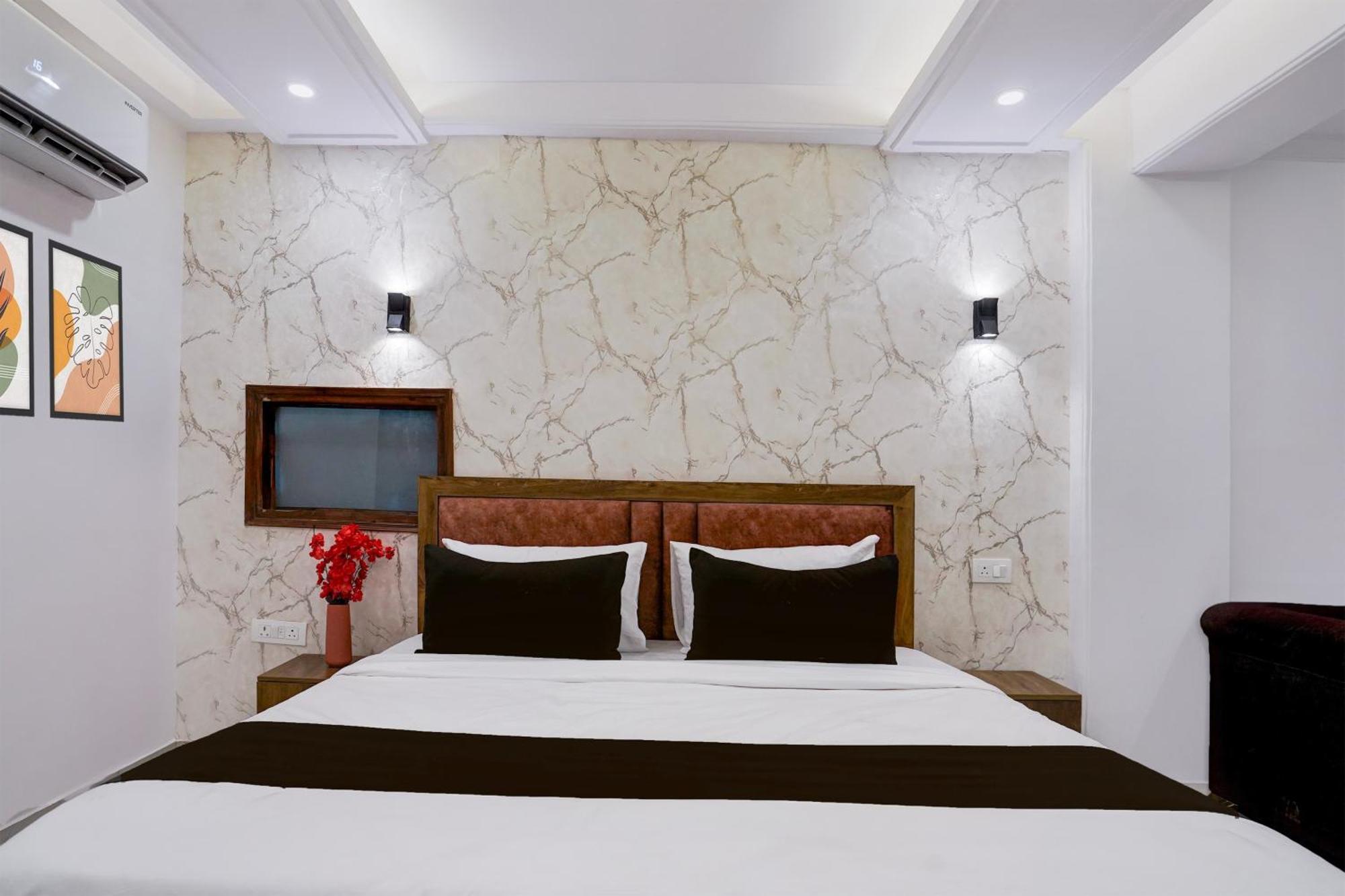 Townhouse Hotel Grand Emporio By Sbg Near Vaishali Metro Station Ghaziabad Exterior foto