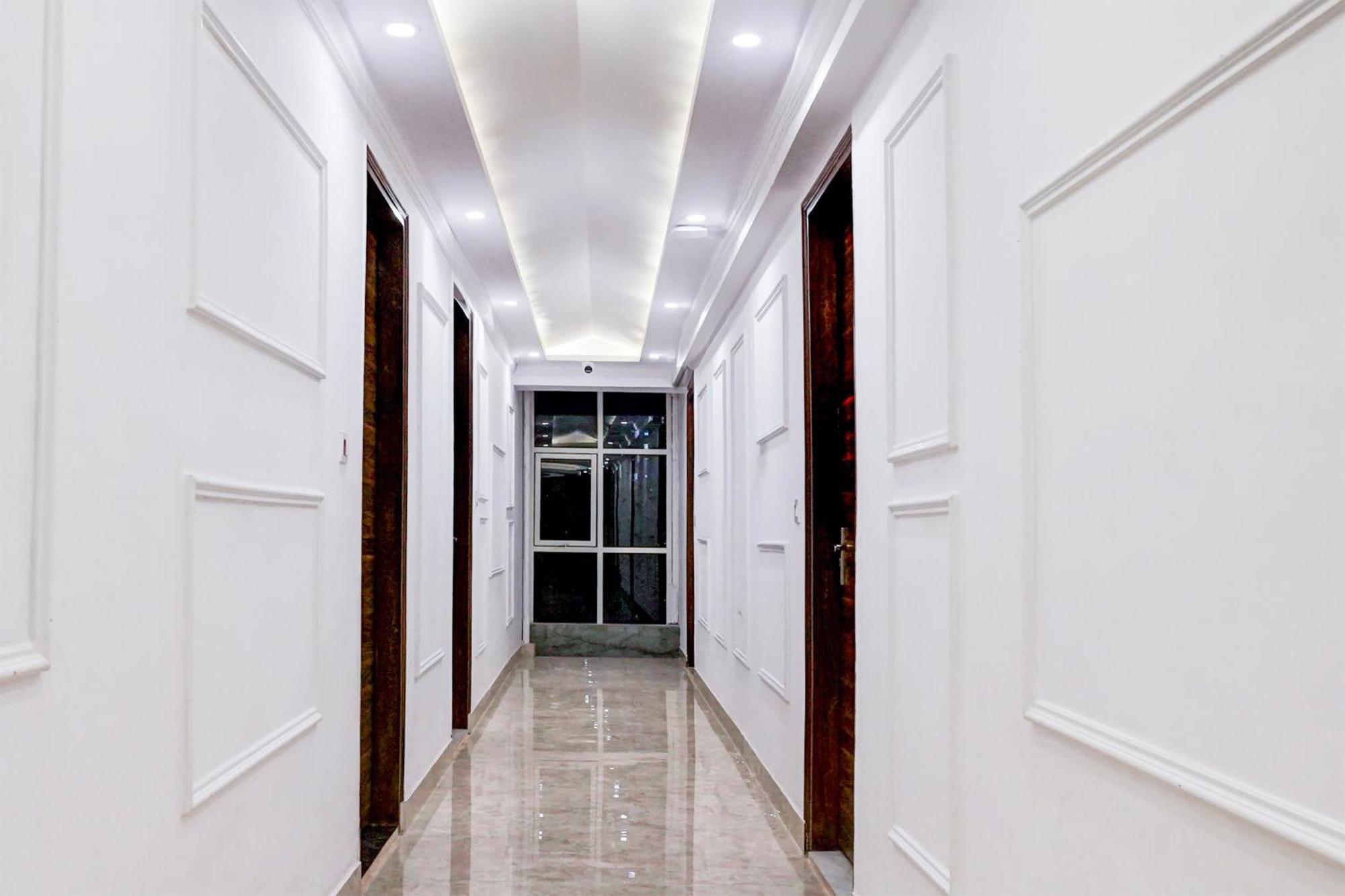 Townhouse Hotel Grand Emporio By Sbg Near Vaishali Metro Station Ghaziabad Exterior foto